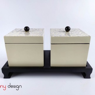 Set of 2 square boxes with eggsell lids and horns 10 cm 